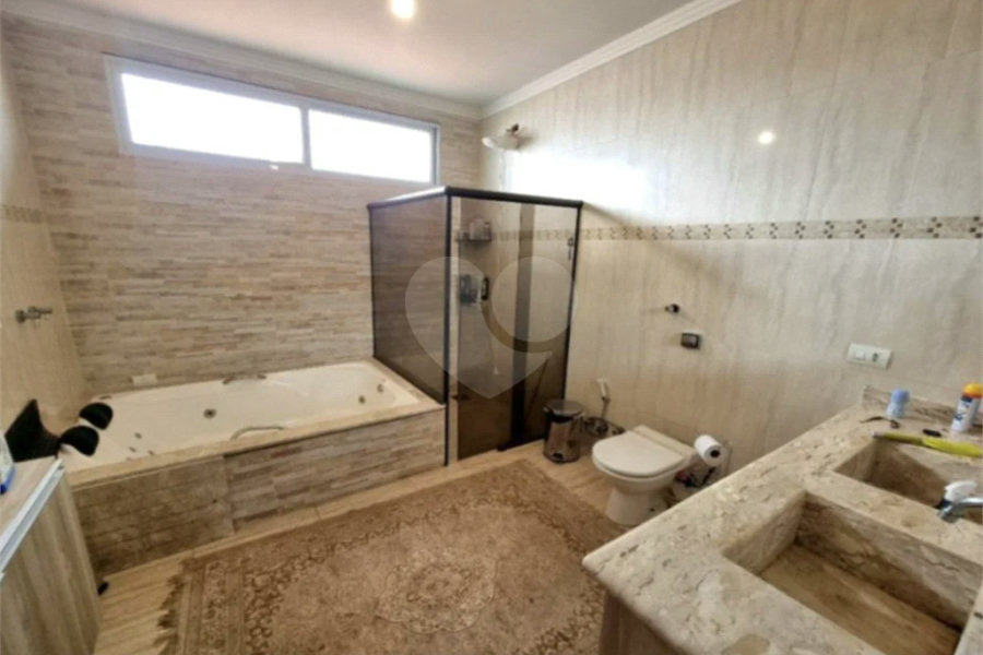 Casa à venda com 5 quartos no bairro Jardim Santa Silvia em Piracicaba/SP.