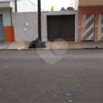 Casa térrea com 2 dormitórios.