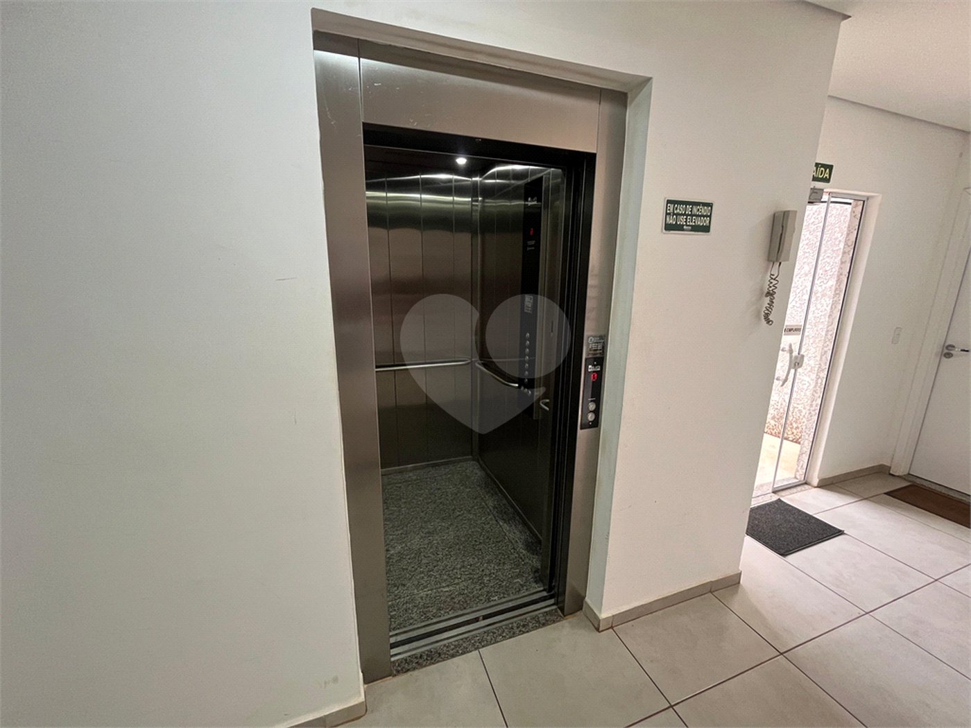 Apartamento com suíte na Vila Prado