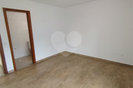 Sobrado à venda, 3 suítes, garagem, a 300 m do metrô Vila Matilde