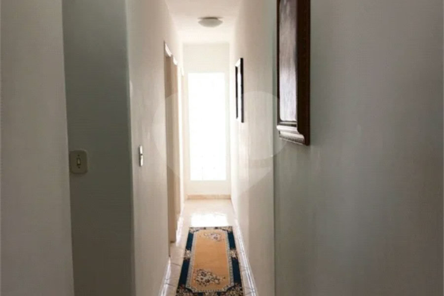 Sobrado em condomínio fechado com 3 dormitórios e 100m2
