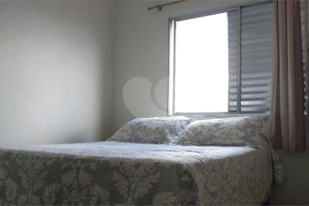 Apartamento com três dormitórios no Bom Retiro.