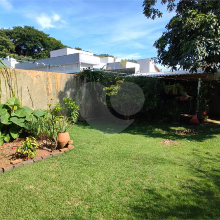 Casa à Venda de 3 dormitórios em São Carlos, no bairro Parque Santa Marta