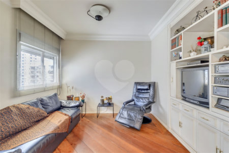 Apartamento à venda com 3 suítes em Campo Belo, São Paulo, SP