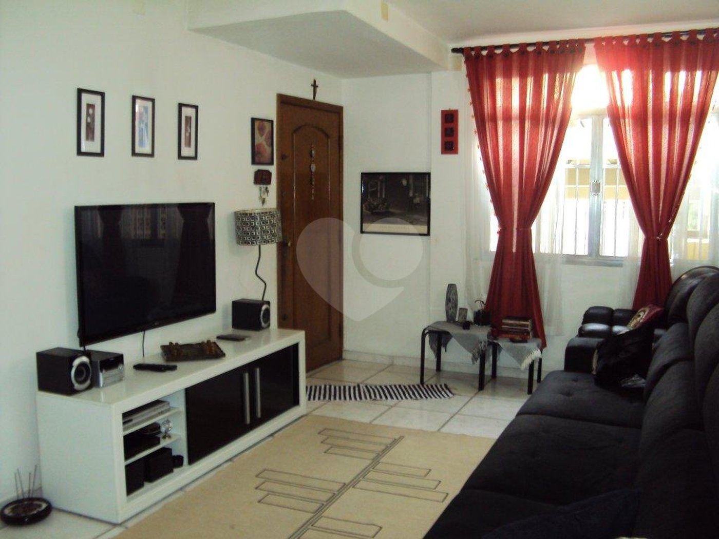 Sobrado a venda com 160 m², 4 quartos e 2 vagas