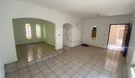 Casa Térrea à venda com 3 quartos, sendo 1 suíte,  no Centro, Mogi das Cruzes, SP
