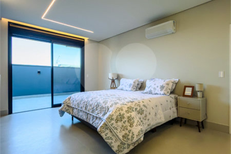 Indaiatuba - Quintas da Terracota - 1252 m² de terreno - casa térrea com 514 m² de área construída -3 vagas de garagem cobertas e 3 descobertas Lavabo - Sala de estar e jantar amplas e integradas - Escritório privativo - Cozinha toda equipada com geladeira, forno, micro-ondas, lava-louças,