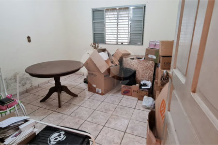 Casa térrea para venda em Araraquara.