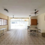 Casa com 3 dormitórios sendo 3 suítes com 03 vagas de garagem.