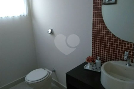 Casa à venda com 3 quartos, sendo 2 suítes, em Condomínio Residencial Terras do Oriente, Valinhos, SP