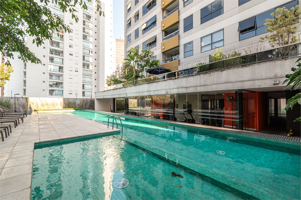 Apartamento reformado e bem localizado na Consolação.