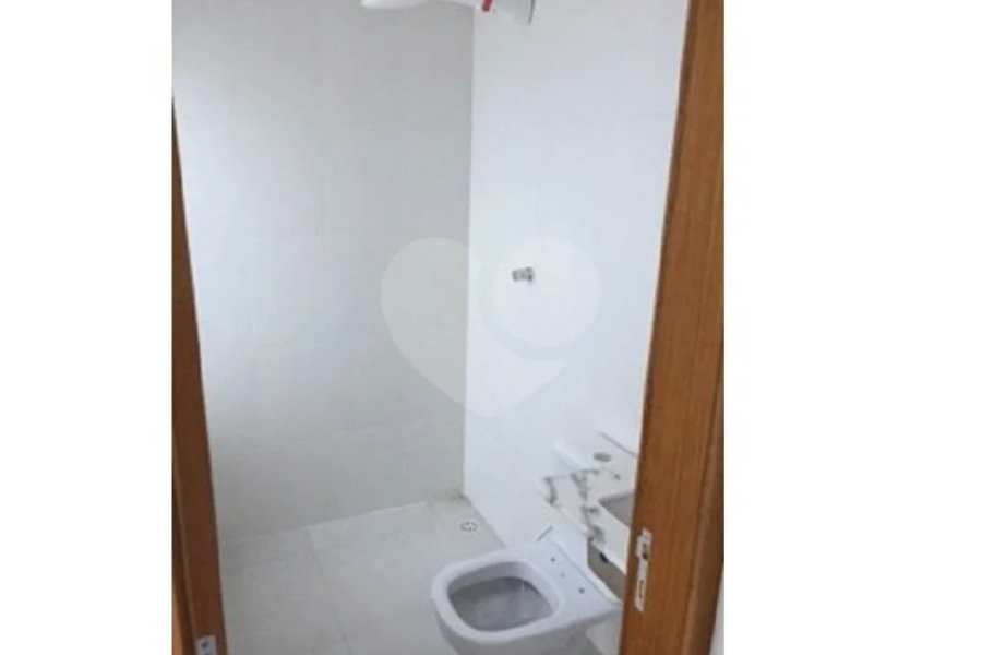 Sobrado novo nunca habitado.