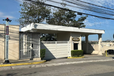 Sobrado à venda com 2 quartos no condomínio Condomínio Villas da Granja, Cotia - SP