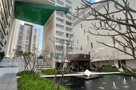 Conjunto comercial com 60m² , 1 banheiro , 2 vagas de garagem , à venda na Vila Leopoldina.