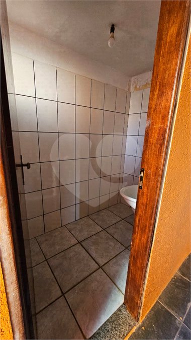 Excelente Casa Residencial no São Carlos 5 com 3 Quartos (1 Suíte) e Garagem Coberta para 2 Carros