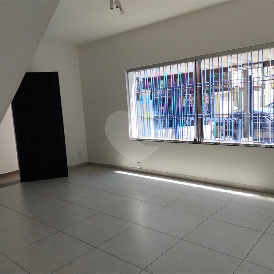 Agradável sobrado a venda próximo ao shopping Morumbi com 03 dormitórios e 01 suite