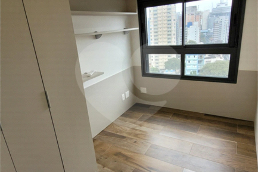 Apartamento de 2 quartos mobiliado à venda no Paraíso