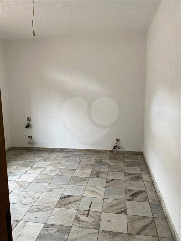 Casa térrea com 280m2, 3 dorms. - Saúde