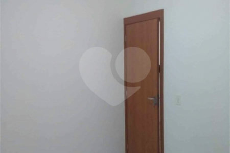 Apartamento no Condomínio Monte Logan.