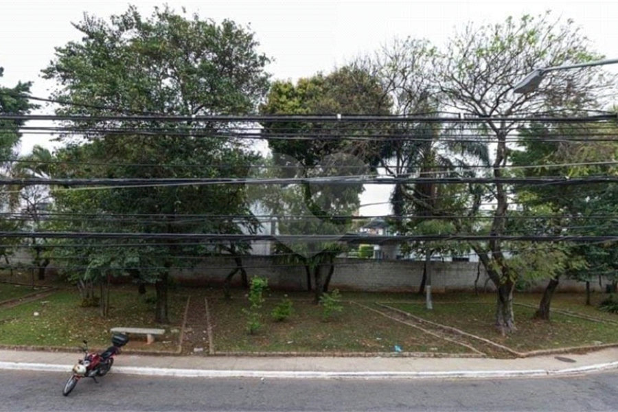 SOBRADO 3 DORMITÓRIOS (1 SUÍTE) E 3 VAGAS DE GARAGEM PARA VENDA - BOSQUE DA SAÚDE