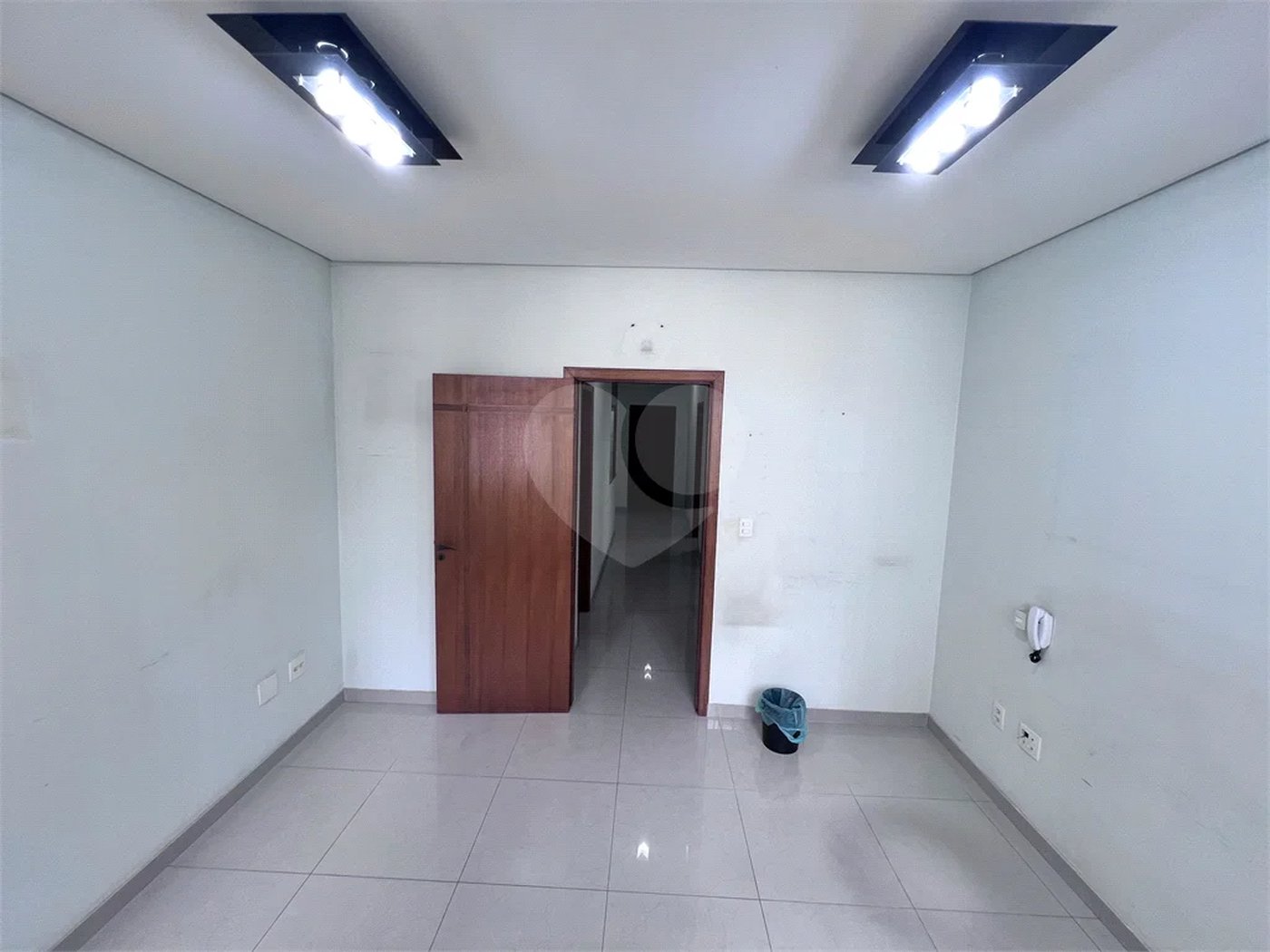 Prédio Comercial de Alto Padrão - 253m², 5 Salas, 5 banheiros , 3 Vagas , à venda na Moóca