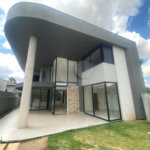 Casa à Venda no Condomínio Damha III