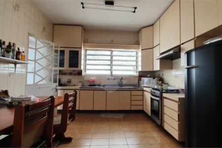 Casa na Vila Monte Alegre com 330m²