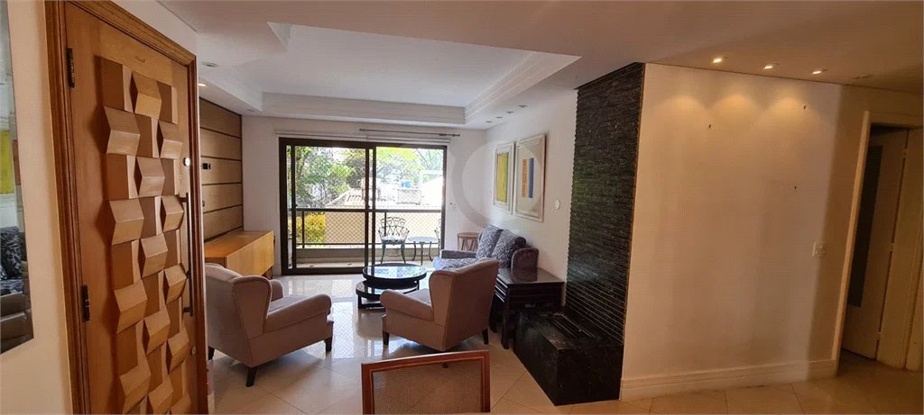 Apartamento à venda no Campo Belo com 110m², 03 dormitórios sendo 01 suite, 2 vagas - São Paulo/S