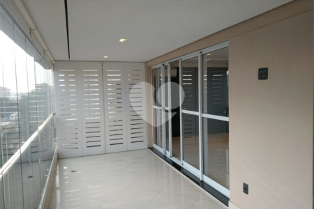 Apartamento 3 suítes, varanda gourmet, 3 vagas em Condomínio Clube na Mooca
