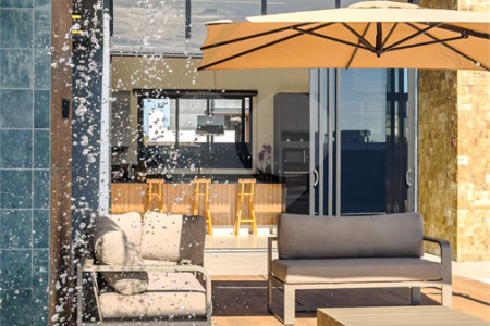 Indaiatuba - Quintas da Terracota - 1252 m² de terreno - casa térrea com 514 m² de área construída -3 vagas de garagem cobertas e 3 descobertas Lavabo - Sala de estar e jantar amplas e integradas - Escritório privativo - Cozinha toda equipada com geladeira, forno, micro-ondas, lava-louças,
