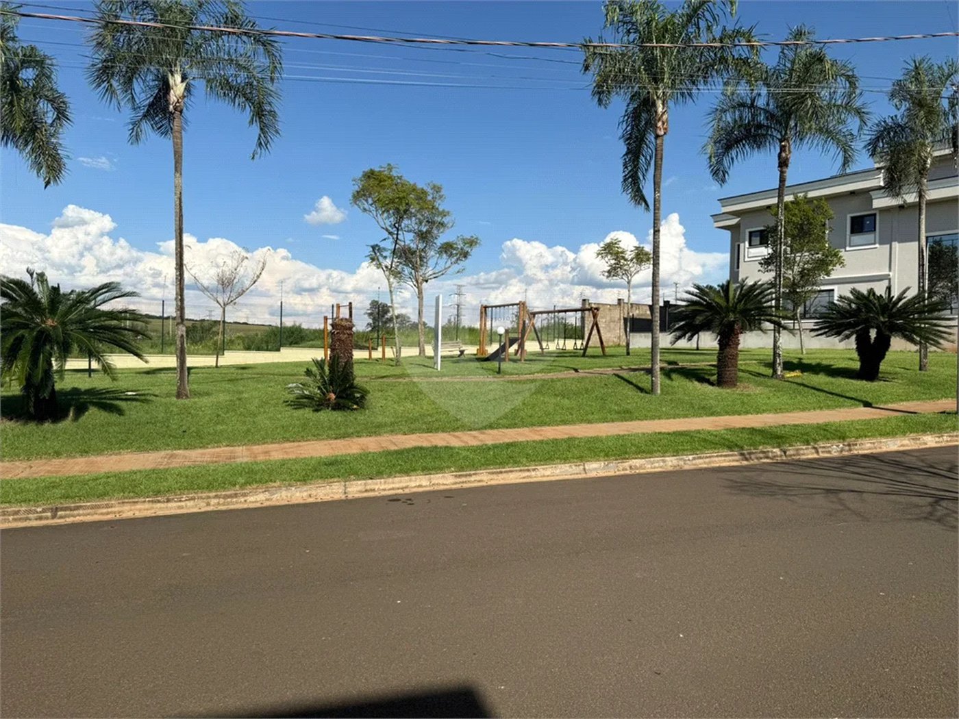 Terreno a venda no condomínio Villa DAquila, Santa Rosa, Piracicaba.