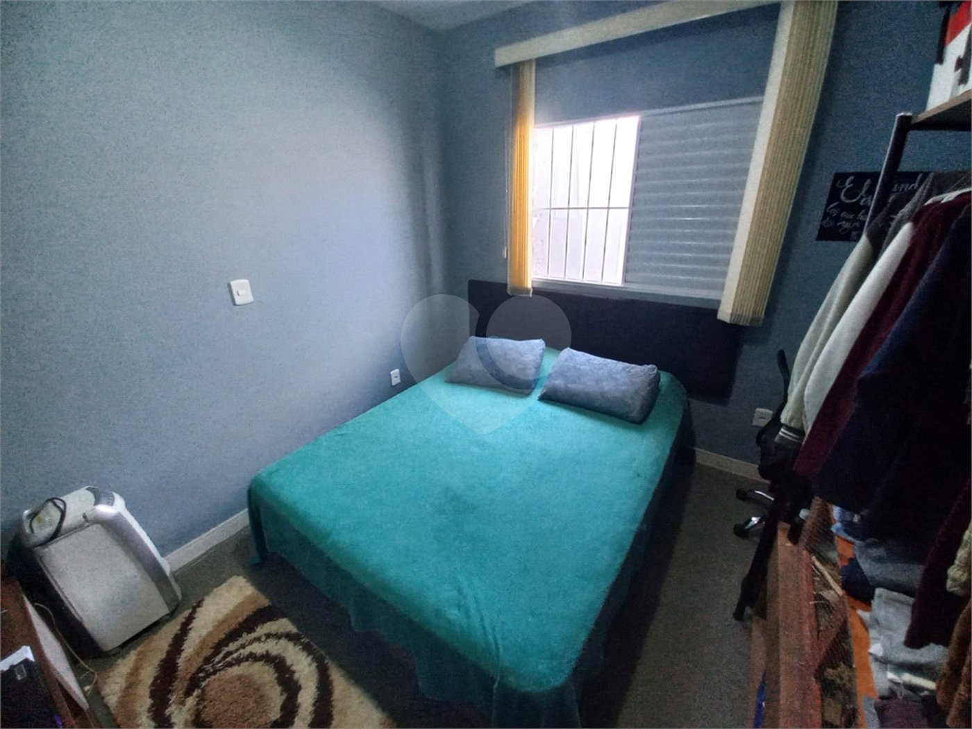 Casa Térrea com 3 dormitórios, sendo 1 suíte.
