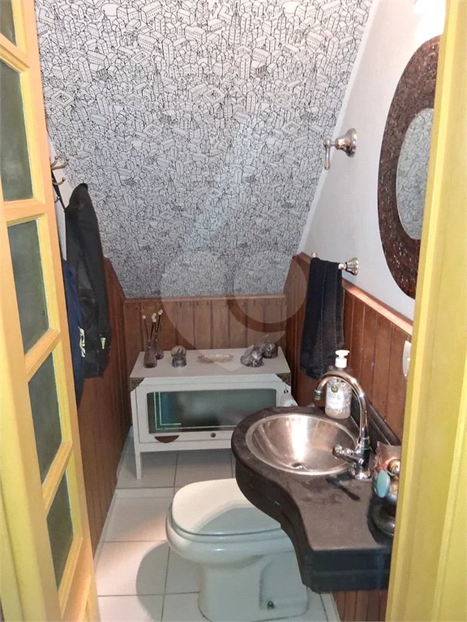 Casa à Venda na Vila Rosália | 4 Dorms, Área Gourmet e Rua Sem Saída