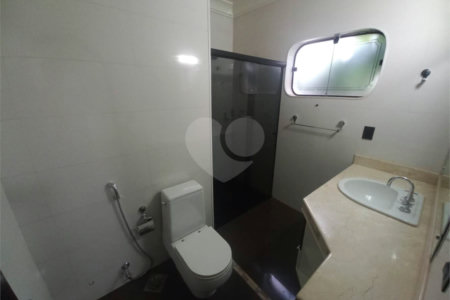 Casa térrea no Condomínio Faber I.