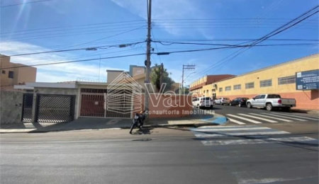 Casa à venda com 3 quartos, sendo 1 suíte, em Vila Monteiro (gleba I), São Carlos, SP