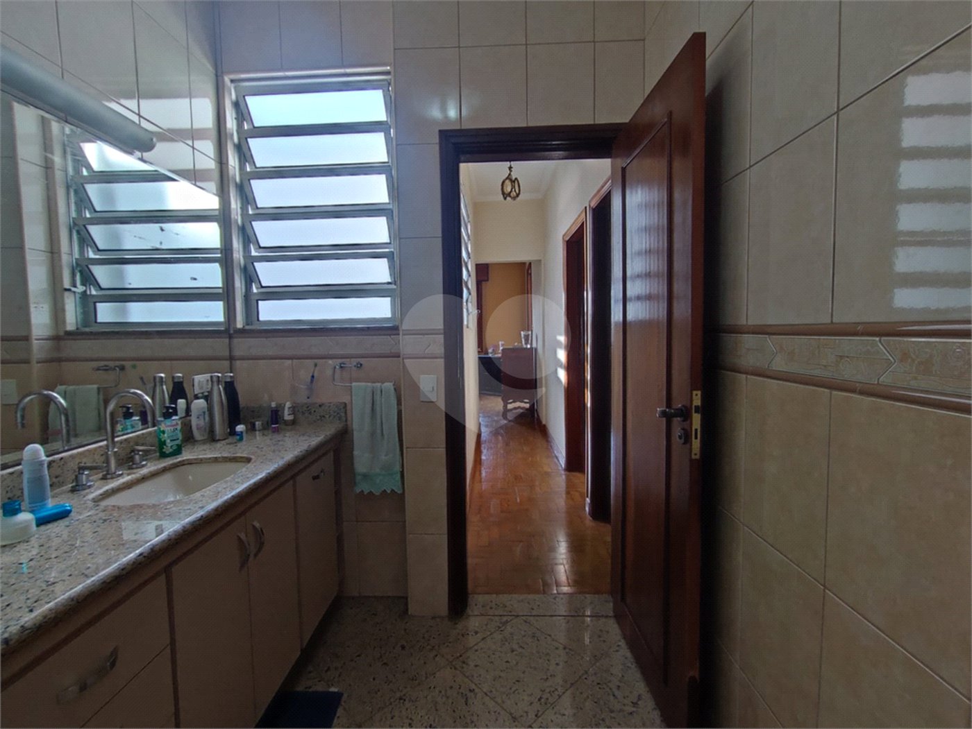 Apartamento para venda e locação na Aclimação de 108m² com 2 dormitórios e 2 banheiros, varanda