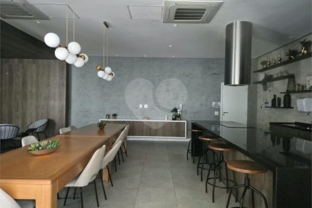 Oportunidade na Vila Leopoldina!! Apartamento com dois dormitórios, sendo uma suíte, dois banheiros, e com duas vagas.