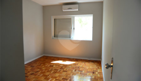 Casa Térrea à venda com 3 quartos, sendo 1 suíte, em Vila Harmonia, Araraquara, SP