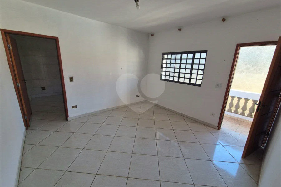 Dois imóveis em um terreno de 300 m² (12 x 25) - Com acesso independente