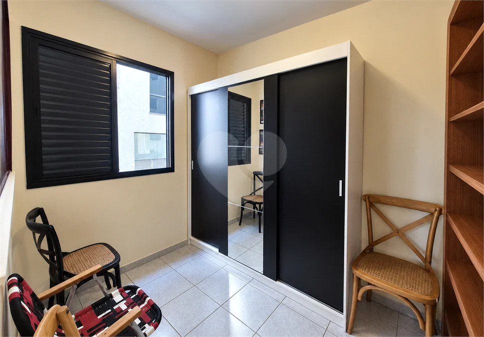 Apartamento 2 quartos, sacada e vaga em Santa Cecília