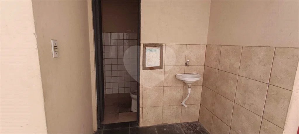 Oportunidade imperdível. Excelente opção de Investimento em Sobrado Comercial a Venda na Lapa. Único na Região.