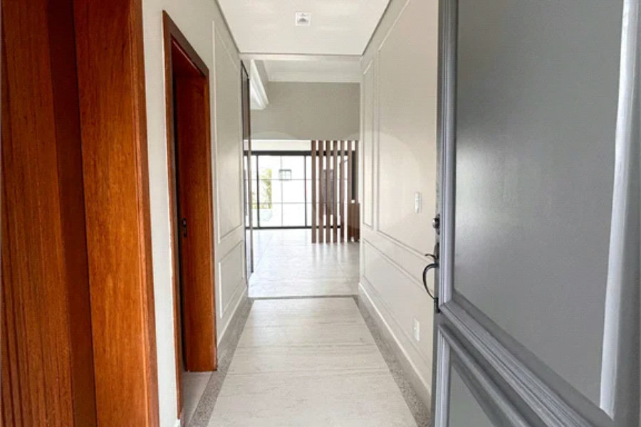 Casa térrea em estilo neoclássico com 3 suítes, no Condomínio Damha 2, na cidade de Piracicaba - SP.
