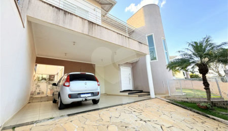 Casa à venda com 3 suítes em Parque Nova Suíça, Valinhos, SP