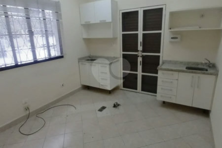 Sobrado comercial para locação em Perdizes | 160m² | 2 Andares | 7 Salas