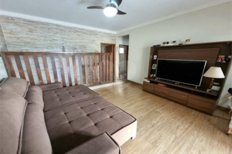 Casa à venda com 5 quartos no bairro Jardim Santa Silvia em Piracicaba/SP.