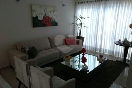 Casa à venda com 3 quartos, sendo 2 suítes, em Condomínio Residencial Terras do Oriente, Valinhos, SP