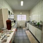 Ampla casa no condomÍnio Parque Fehr, contendo: