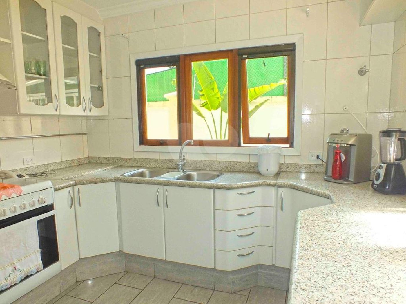 Casa à venda com 5 suítes no condomínio Vilaggio Monte Alegre, São Paulo - SP