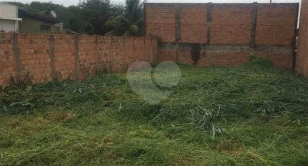 Terreno para venda, dispondo de 250,00 m² de área total, localizado na cidade de Araraquara/SP.