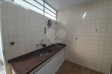 Casa Disponível para Venda ou Locação na Vila Nery – Ideal para Residência ou Comércio